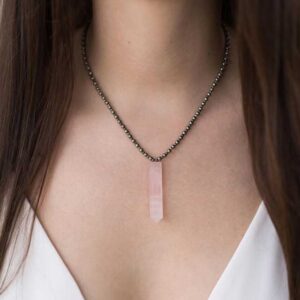 helge stuudio "Aicha Roosa Kvarts" kaelakee