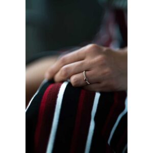 helge stuudio "Alana Musta Granaadiga" sõrmus