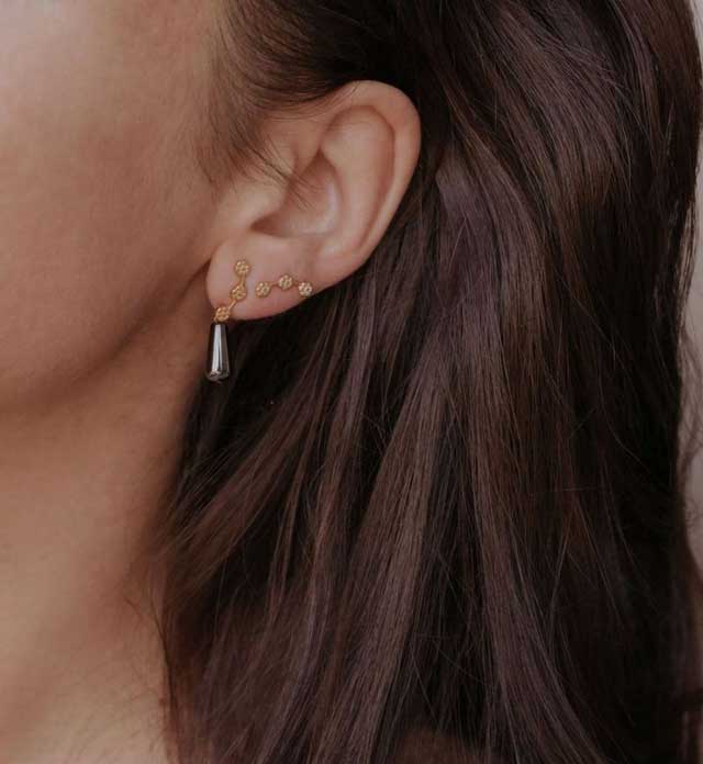 helge stuudio "Dovilé Hematiit" kõrvarõngad - Image 3