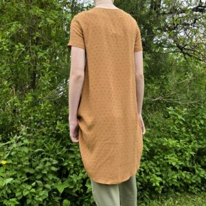 Alternative view of Raili Nõlvak Kihiline Helepruun tuunika