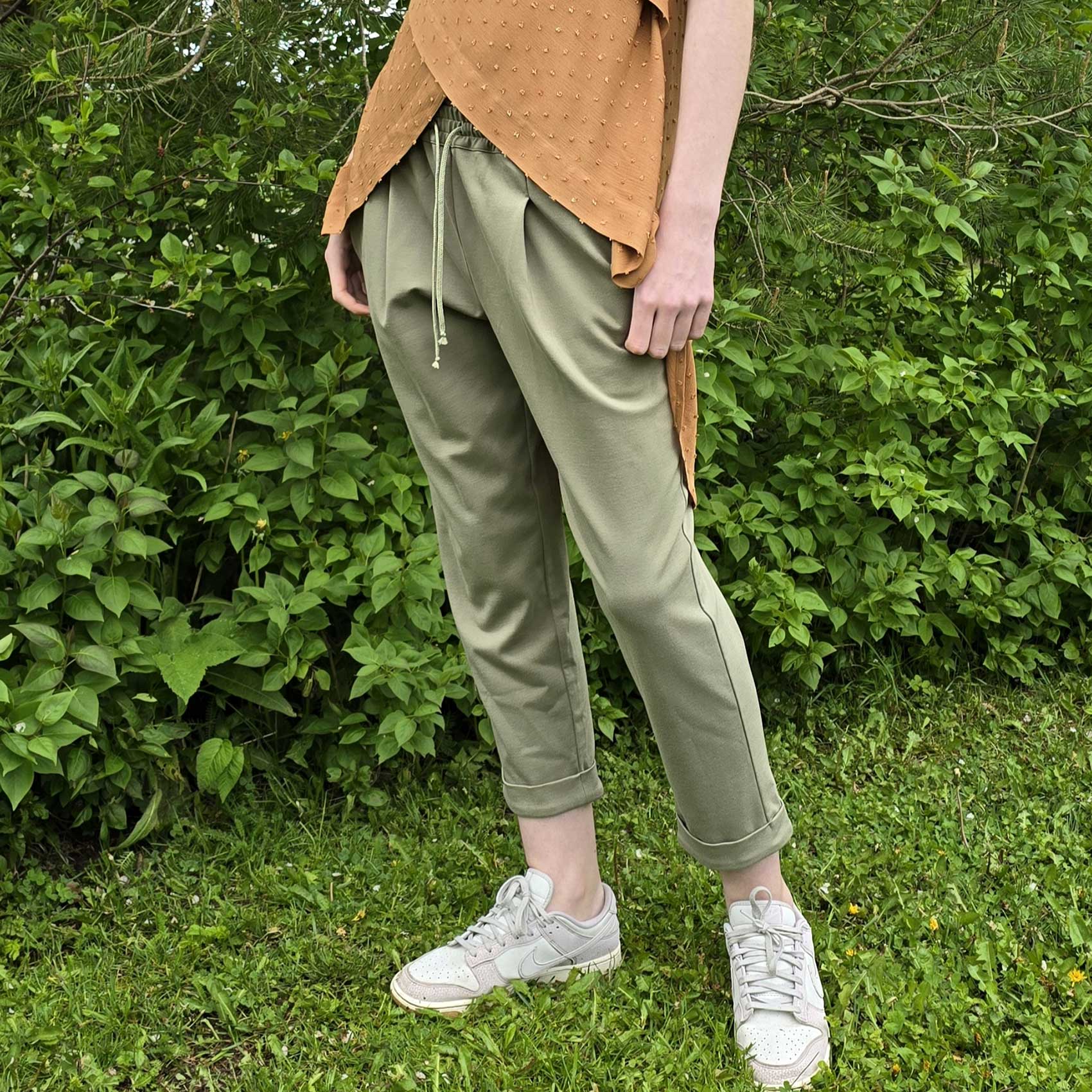 Raili Nõlvak Kummiga Rohelised püksid