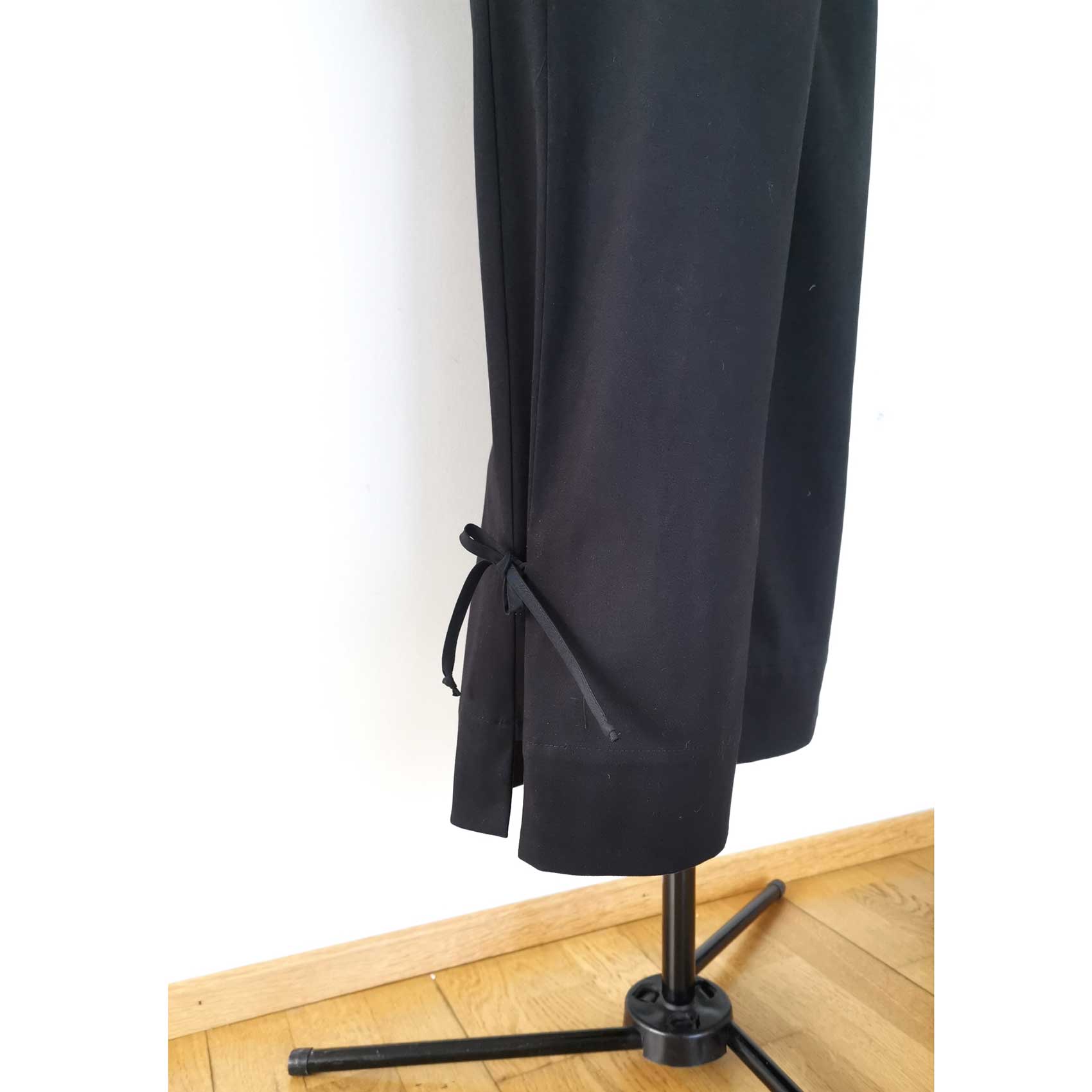 Raili Nõlvak Lühemad laiad püksid - Image 2