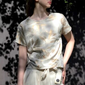 Raili Nõlvak Raglaanvarrukaga Kirju topp