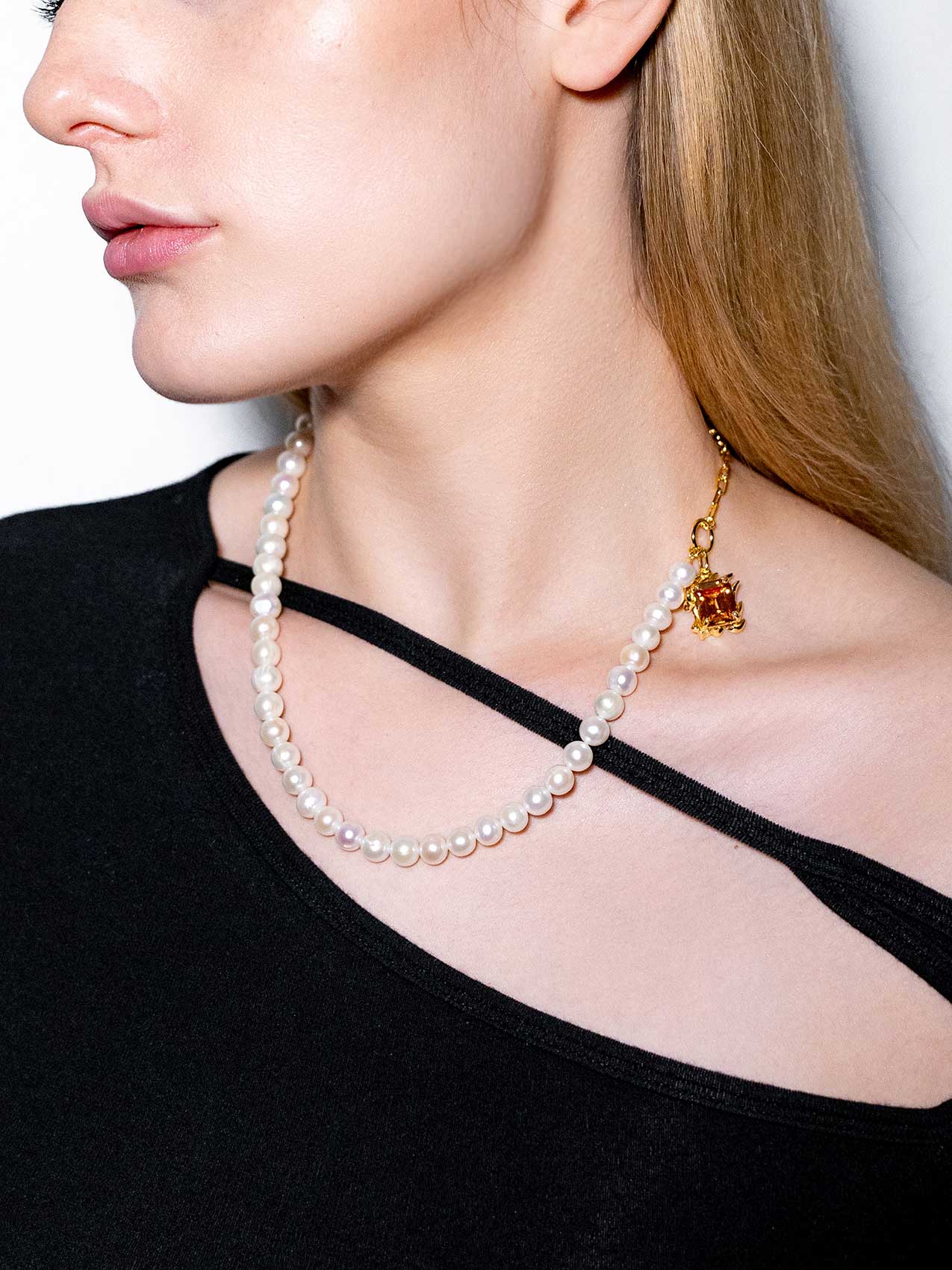 NRTN "GRAND ĀLOKA PEARL WITH CHAMPAGNE GEM GOLD" kaelakee - Image 4