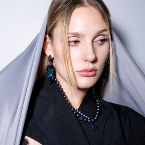 Alternative view of NRTN "CHÖNYI EARRINGS DARK COSMIC DROP BLACK VERMEIL" kõrvarõngad