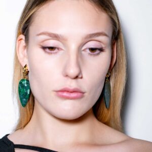 Alternative view of NRTN "CHÖNYI EARRINGS EMERALD PEARLY DROP GOLD" kõrvarõngad