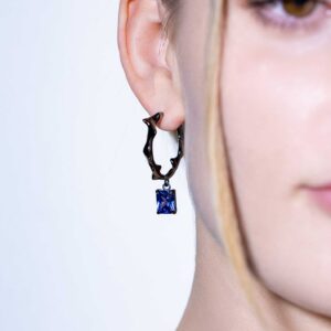 Alternative view of NRTN "MILAM HOOP WITH MIDNIGHT BLUE GEM BLACK" kõrvarõngad
