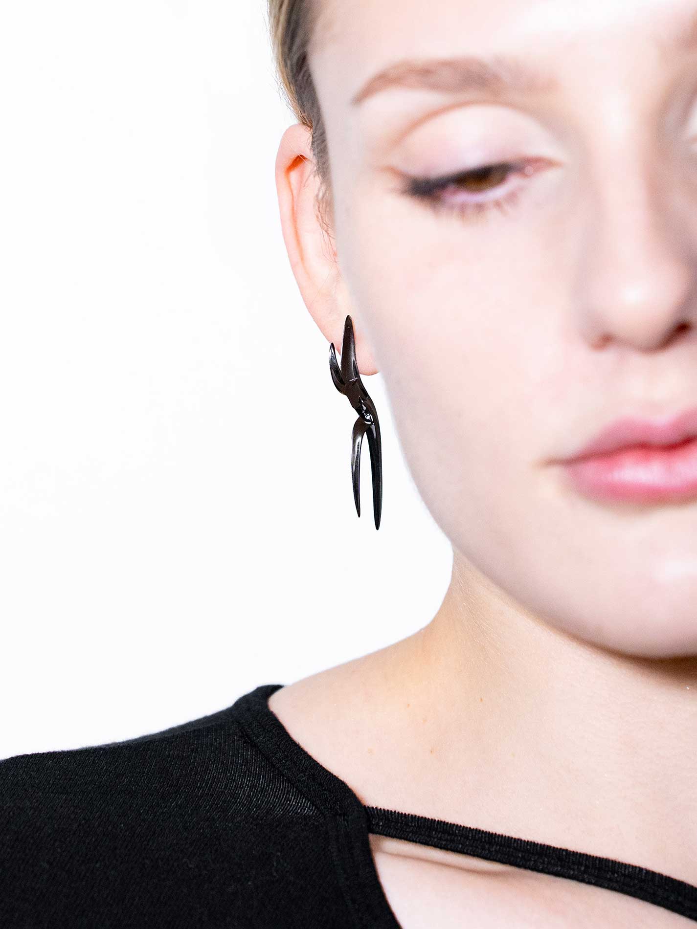 NRTN "SAMTEN BLACK" kõrvarõngad - Image 2