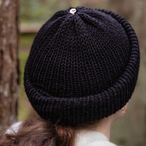 Alternative view of BehMo "Must" Meriinovillane müts