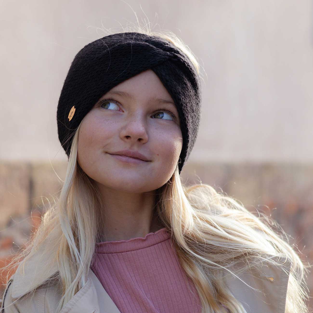 BehMo "Must" Meriinovillane peapael - Image 3