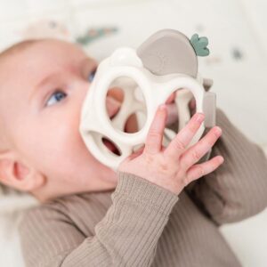 Alternative view of Done by Deer närimisrõngas Sheepy Sand