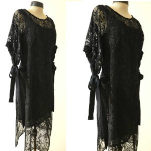 Raili Nõlvak Paeltega Must pits hõlst