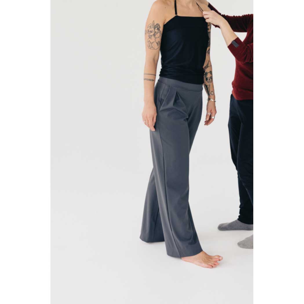 TUUB "EVERYWIDE Grafiithallid" laiad püksid - Image 2