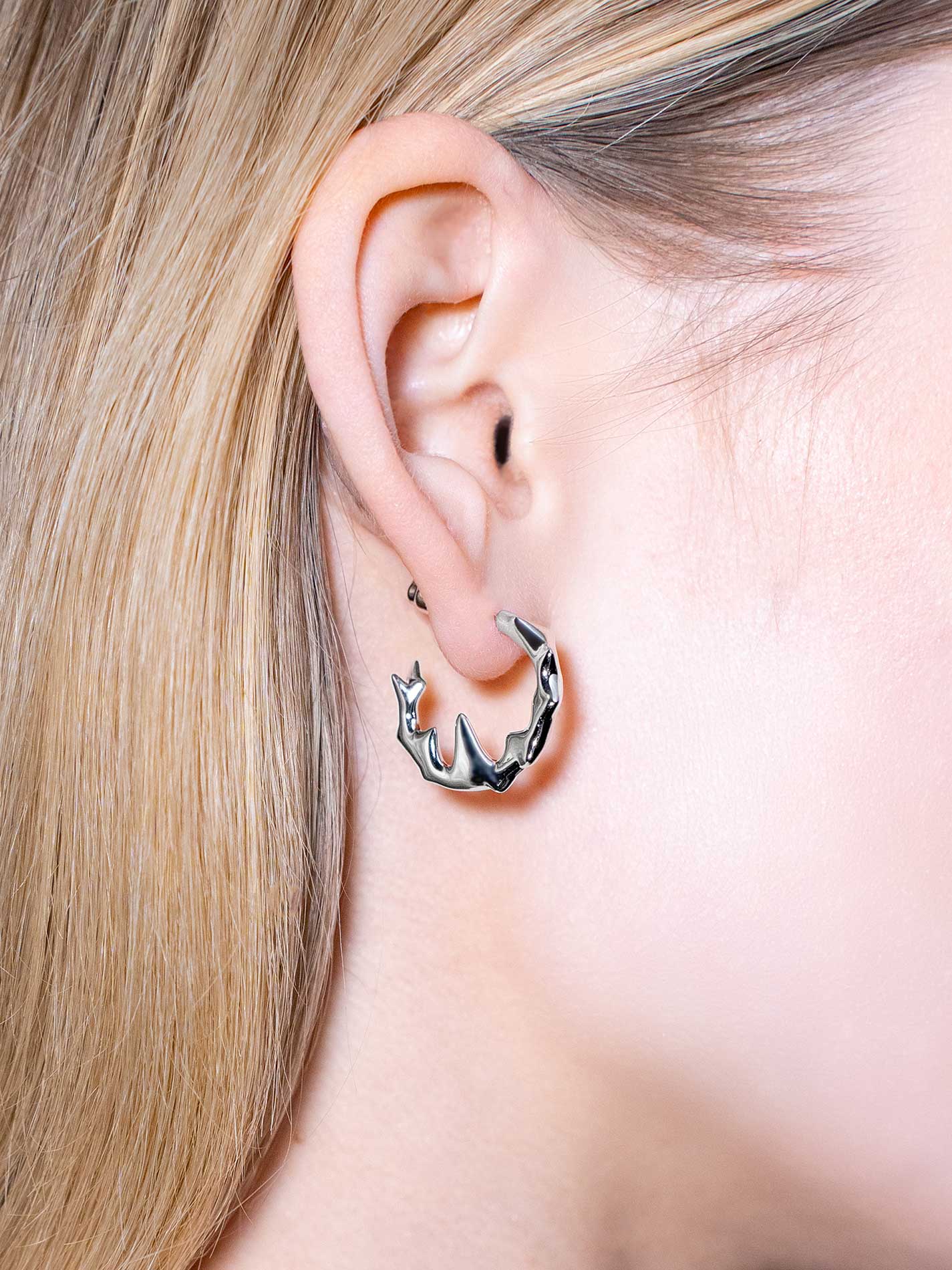 NRTN "CHIKHAI HOOP RHODIUM VERMEIL" kõrvarõngad - Pilt 2