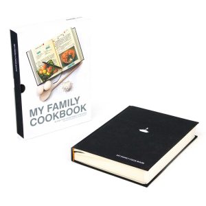 Suck UK "MY FAMILY COOK BOOK BLACK" kokaraamat