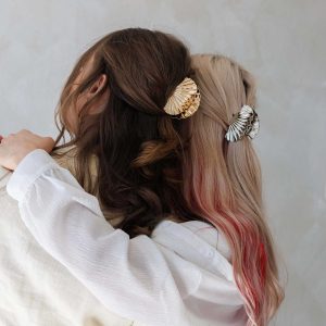 Alternative view of sofi "Shell Claw Clip S gold" juukseklamber